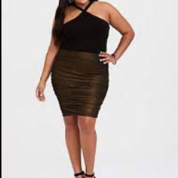 Torrid Gold Shine Shirred Bandage Mini Skirt Size 4 - Picture 1 of 12